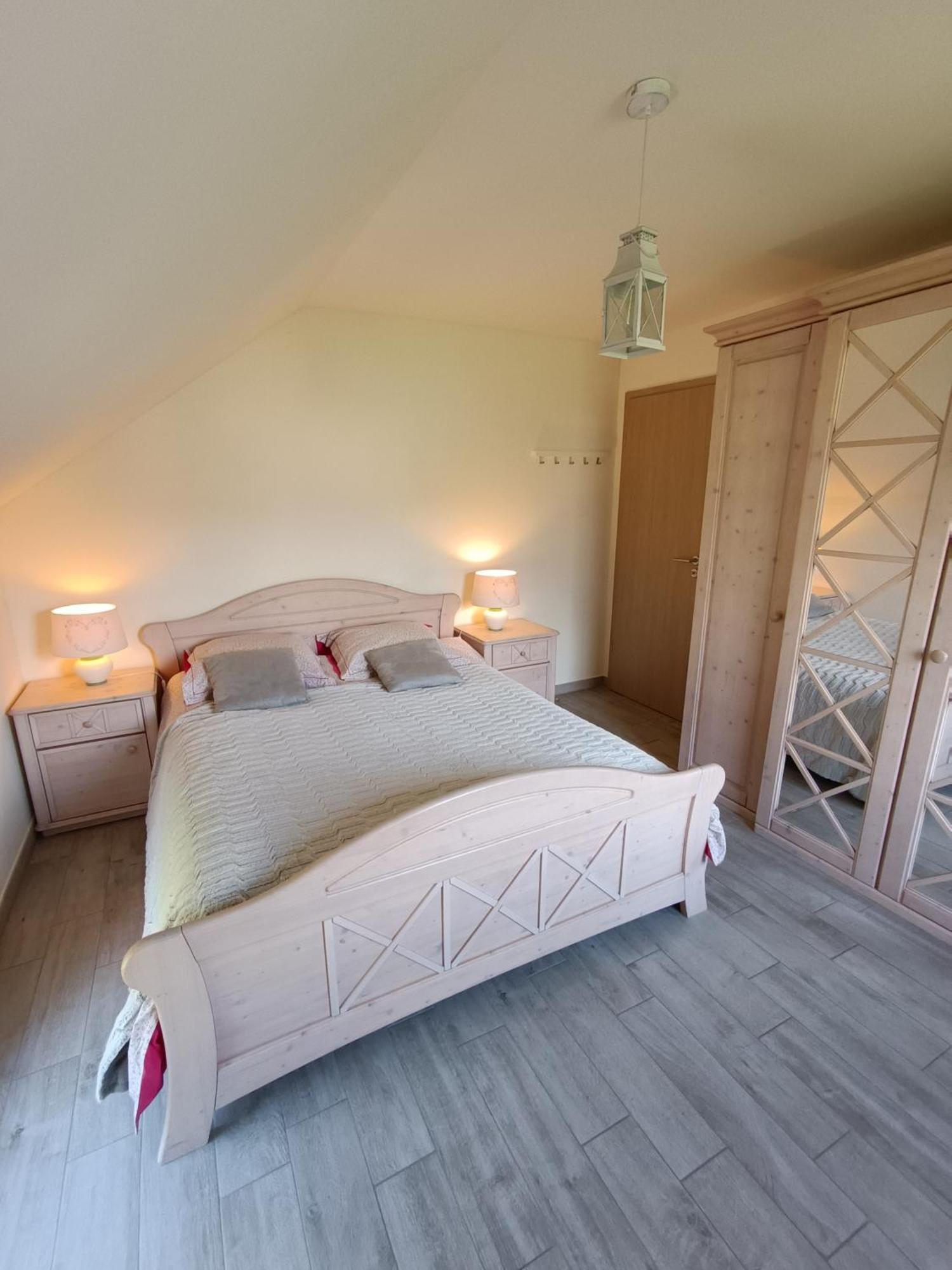 Maison Et Velos A Godinne Dans La Vallee De La Meuse Eksteriør bilde